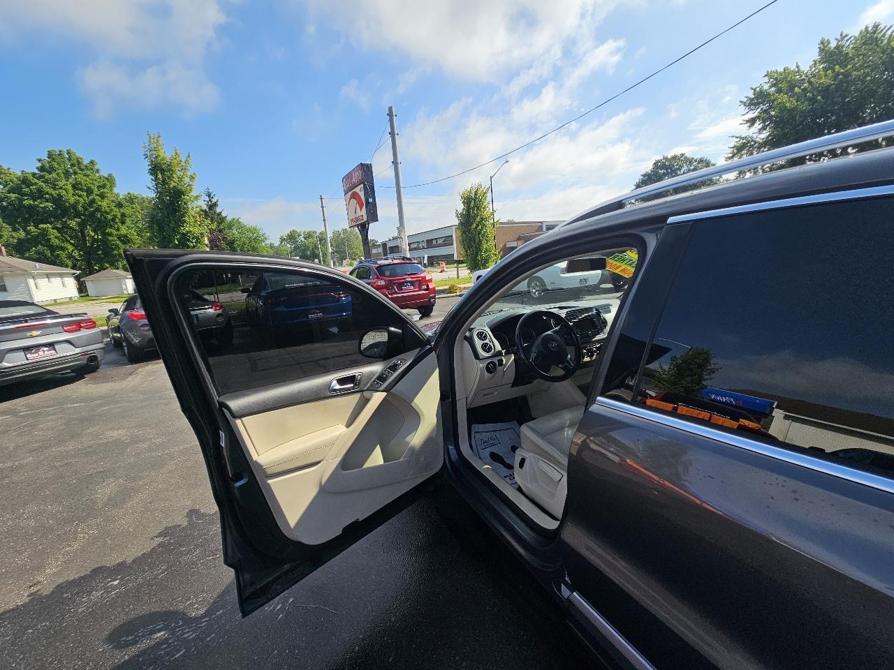 Volkswagen Tiguan S 4Motion 2012