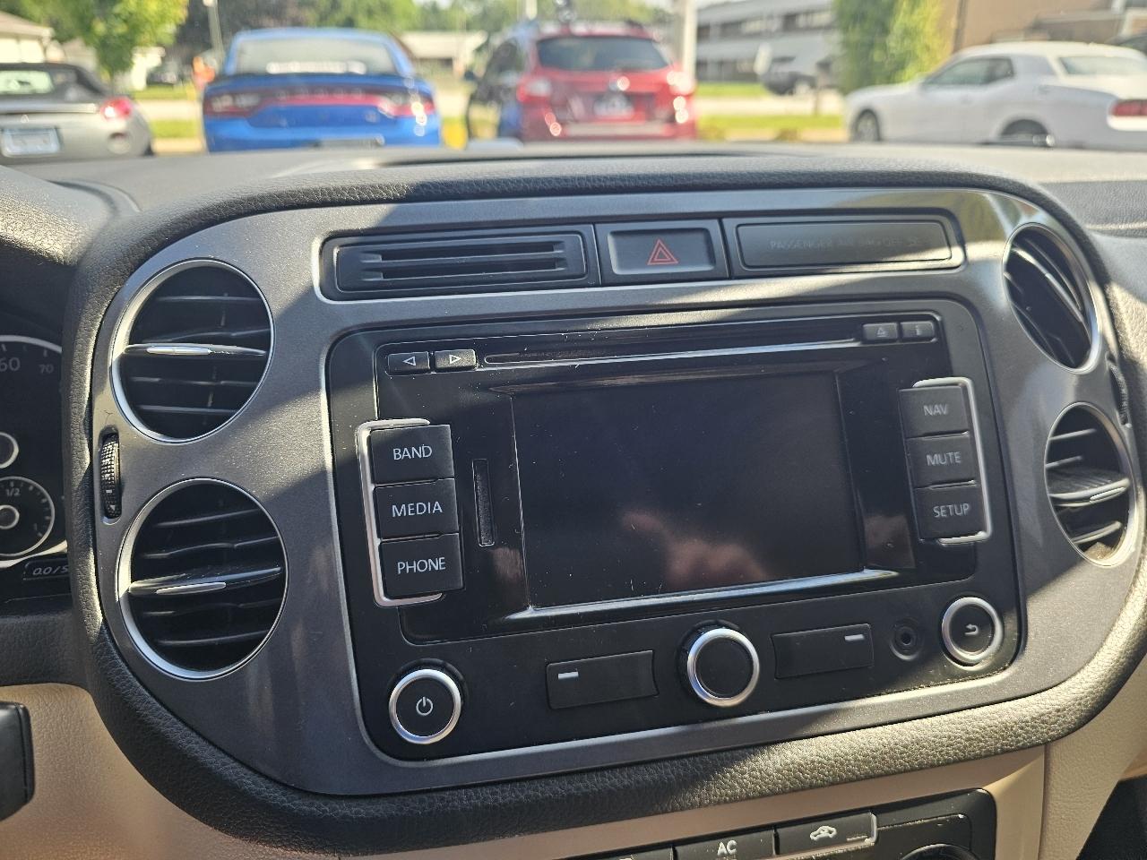 Volkswagen Tiguan S 4Motion 2012