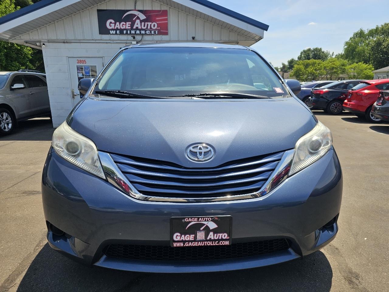 Toyota Sienna LE FWD 8-Passenger V6 2015