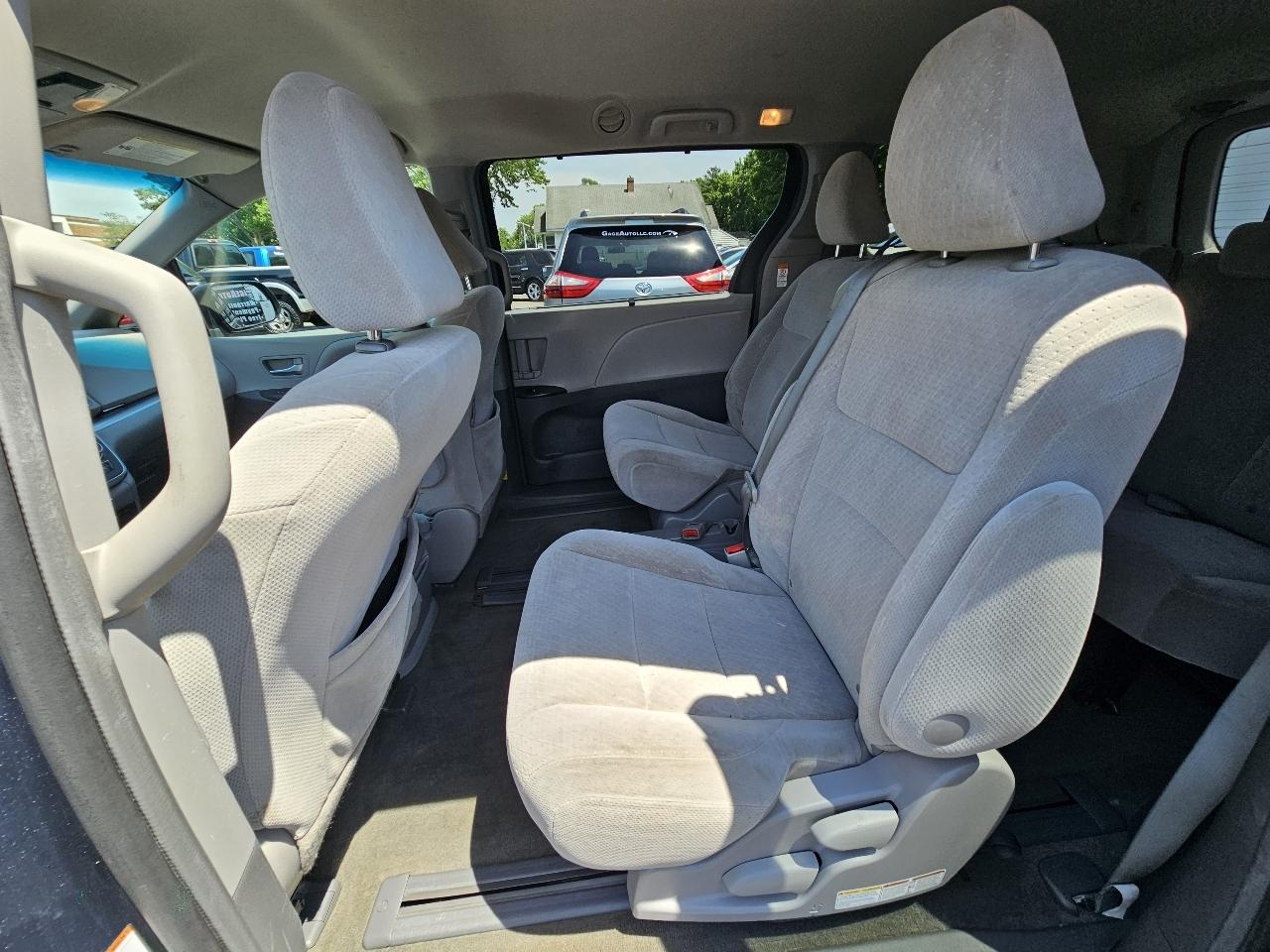 Toyota Sienna LE FWD 8-Passenger V6 2015