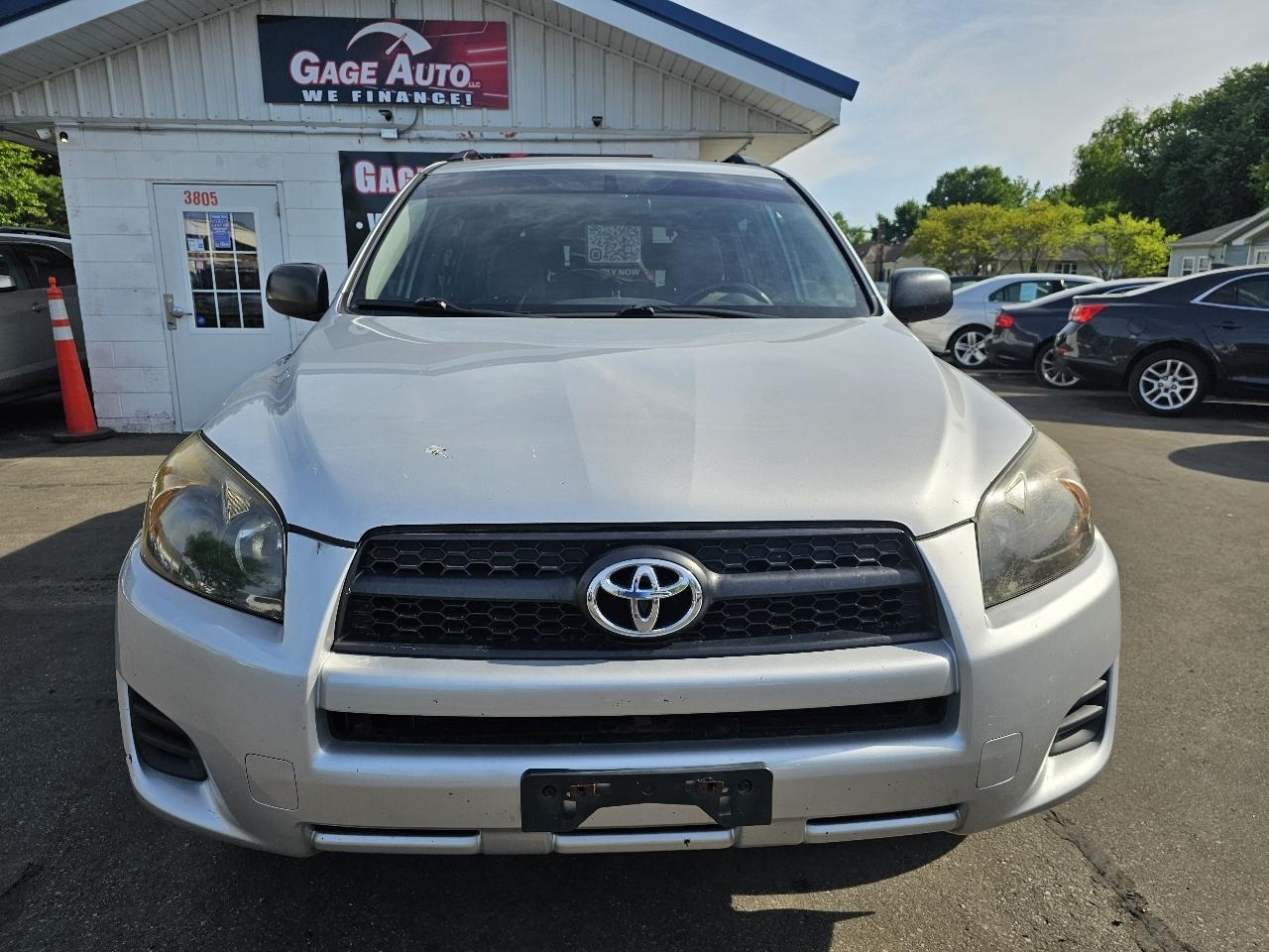 Toyota RAV4 Base I4 4WD 2010