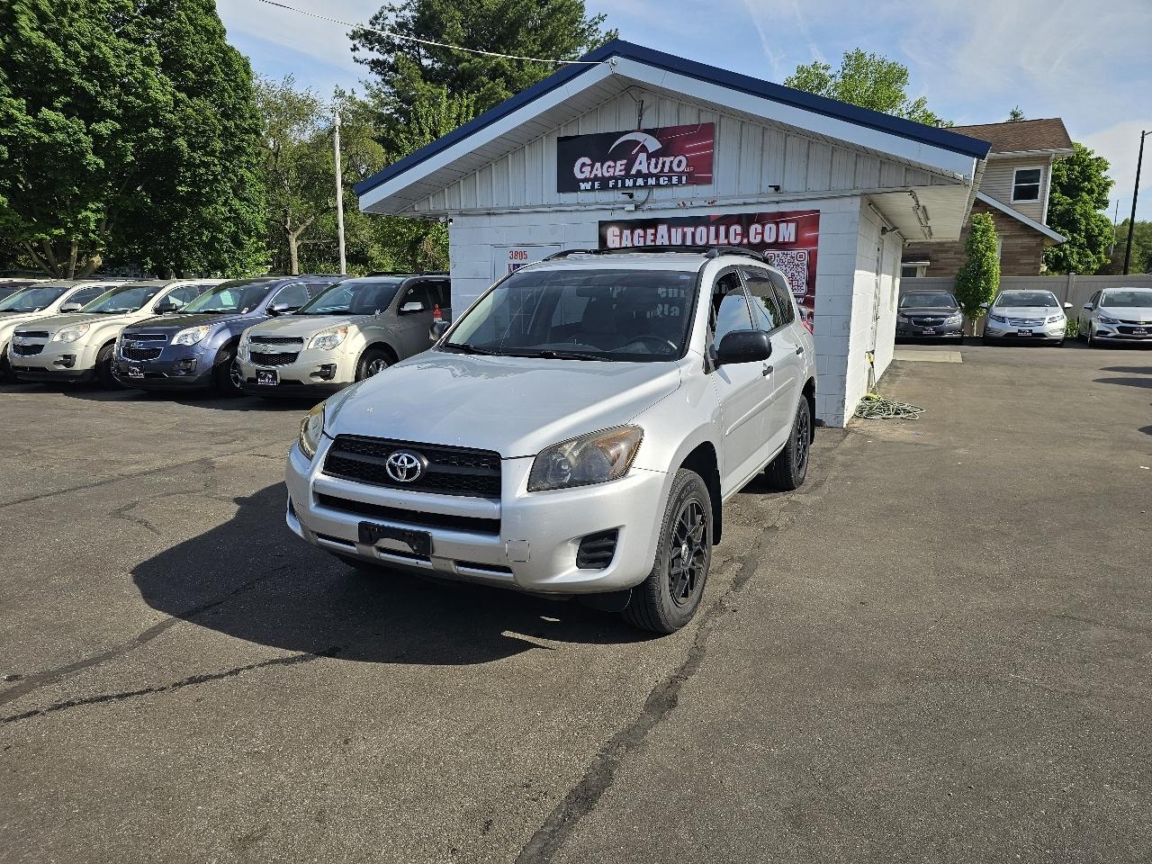 Toyota RAV4 Base I4 4WD 2010