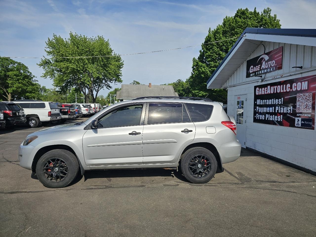 Toyota RAV4 Base I4 4WD 2010