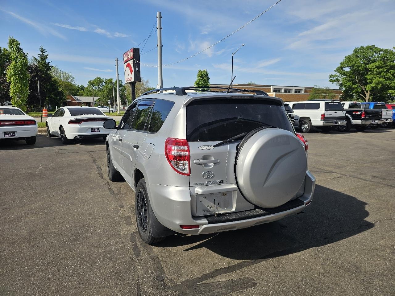 Toyota RAV4 Base I4 4WD 2010