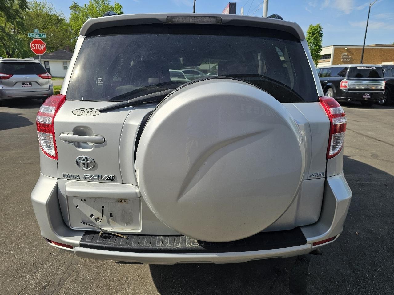 Toyota RAV4 Base I4 4WD 2010