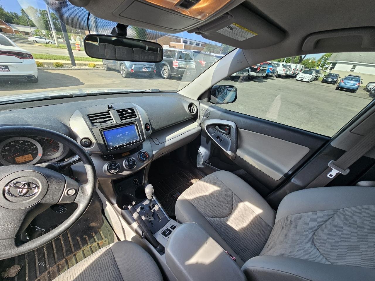 Toyota RAV4 Base I4 4WD 2010