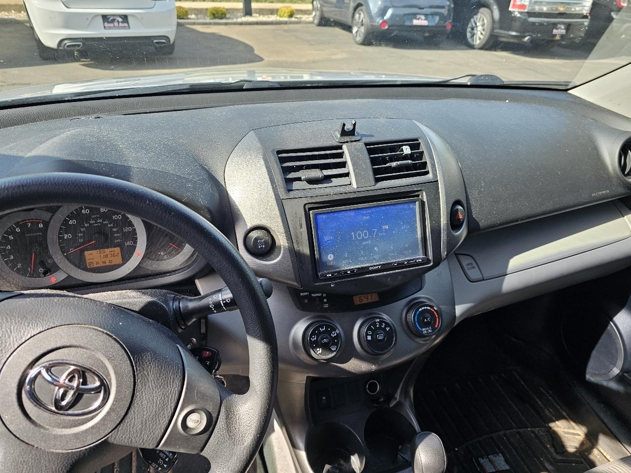 Toyota RAV4 Base I4 4WD 2010