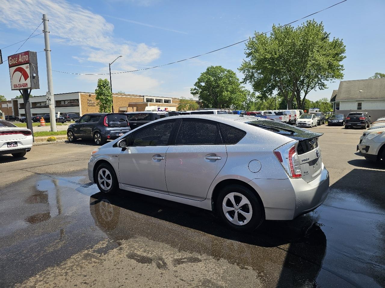 Toyota Prius Prius V 2012