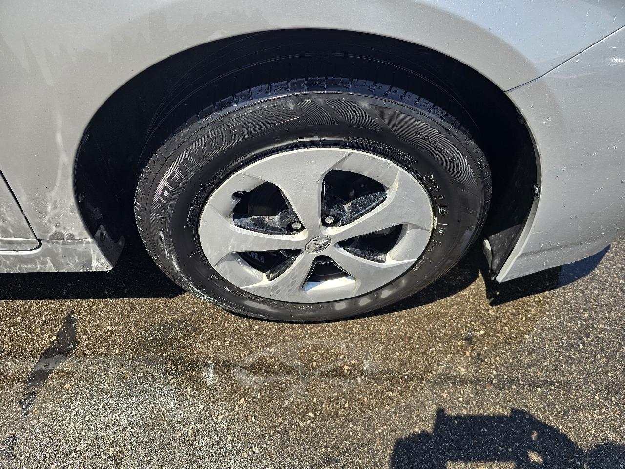 Toyota Prius Prius V 2012