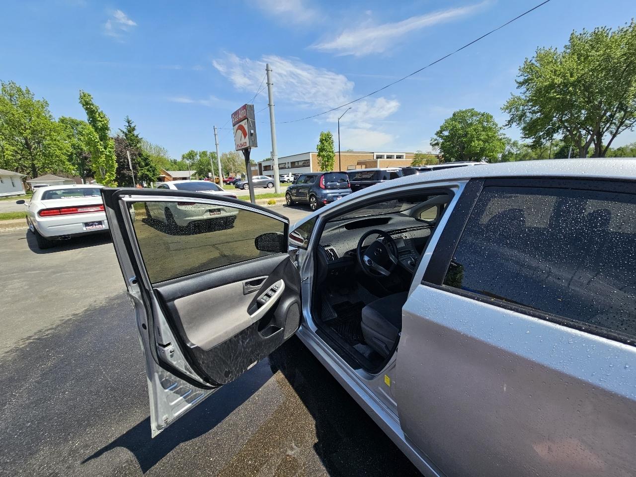 Toyota Prius Prius V 2012