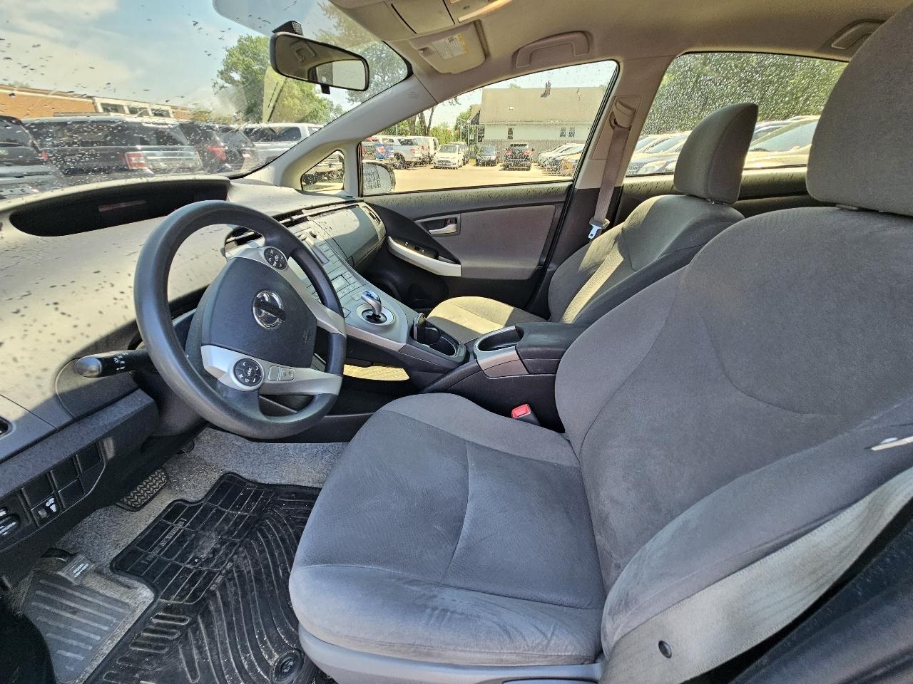 Toyota Prius Prius V 2012