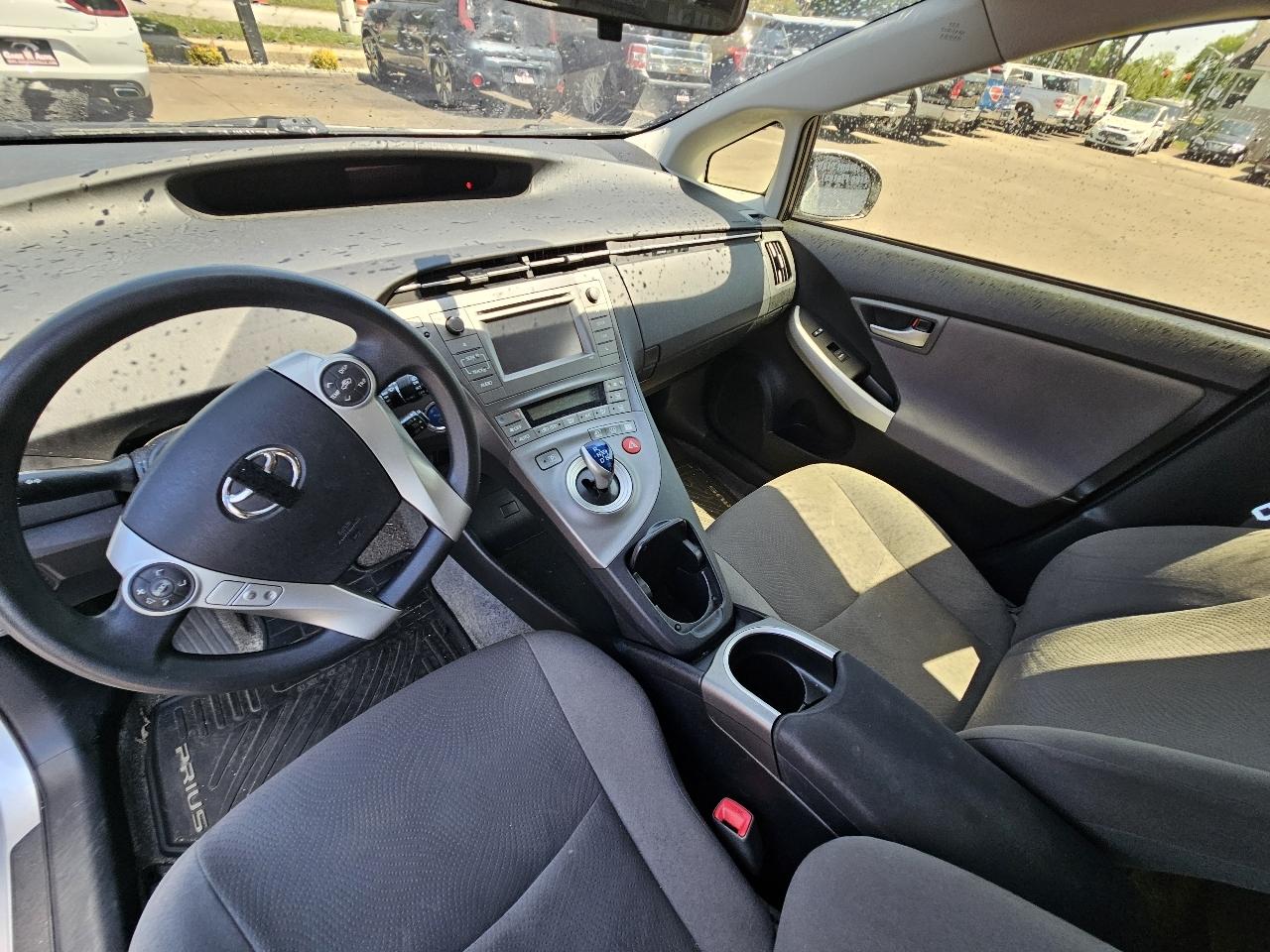 Toyota Prius Prius V 2012