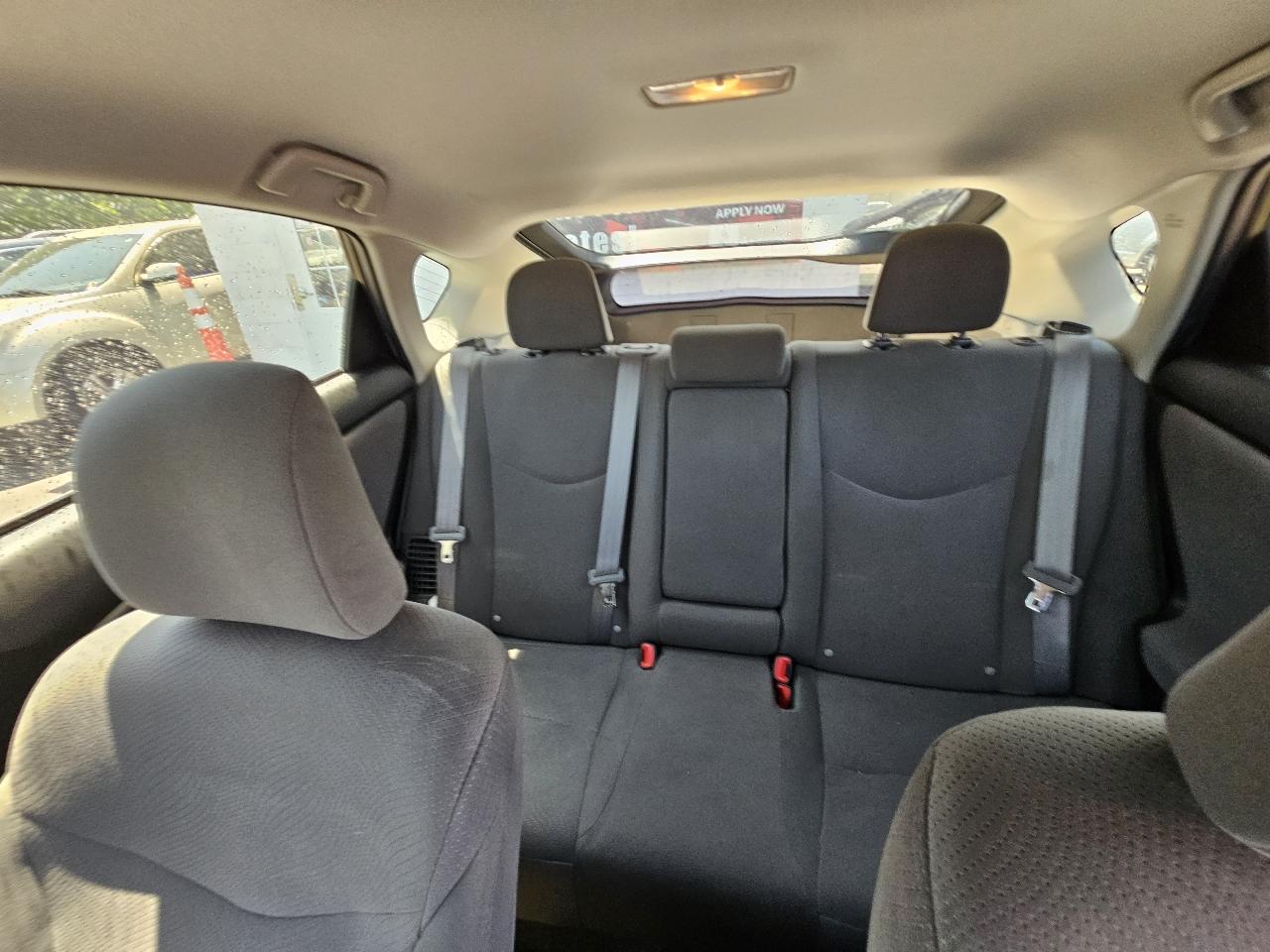 Toyota Prius Prius V 2012