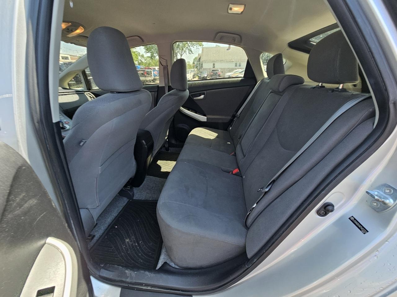 Toyota Prius Prius V 2012
