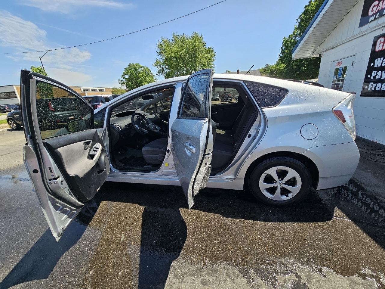 Toyota Prius Prius V 2012