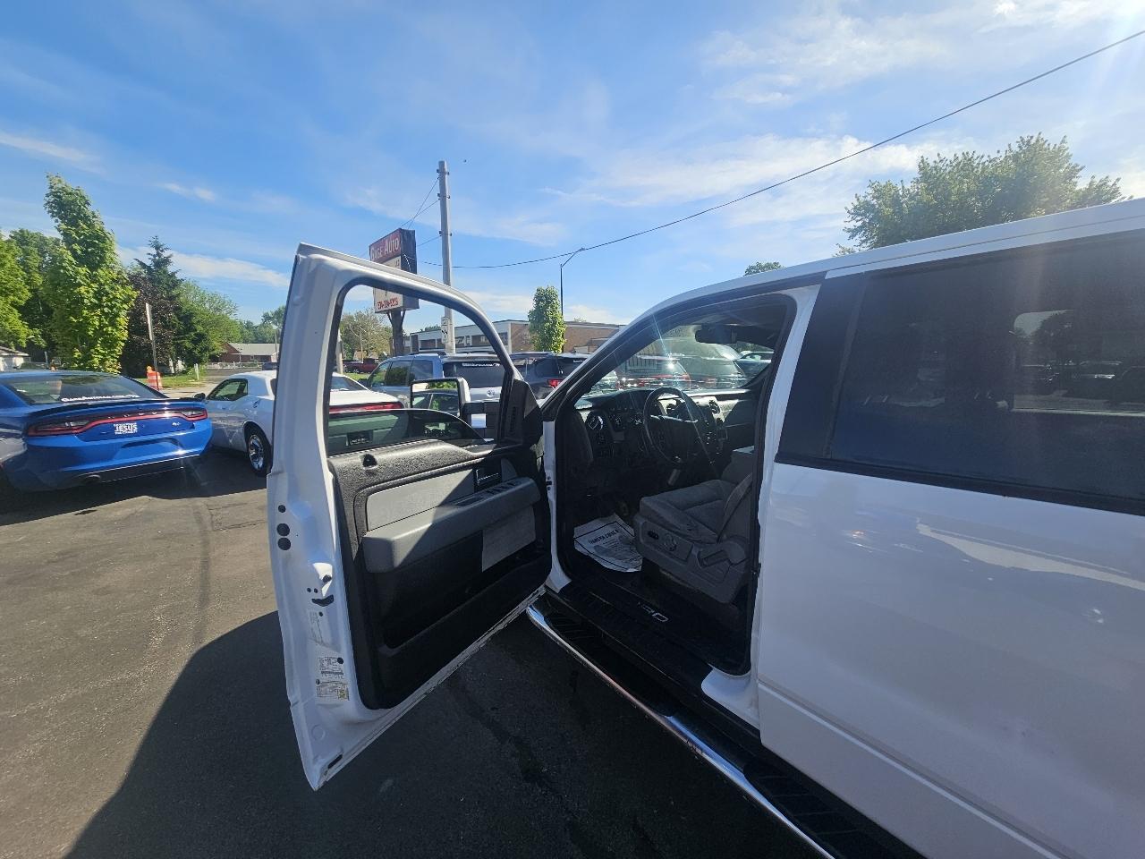 Ford F-150 XL SuperCrew 5.5-ft. Bed 4WD 2014
