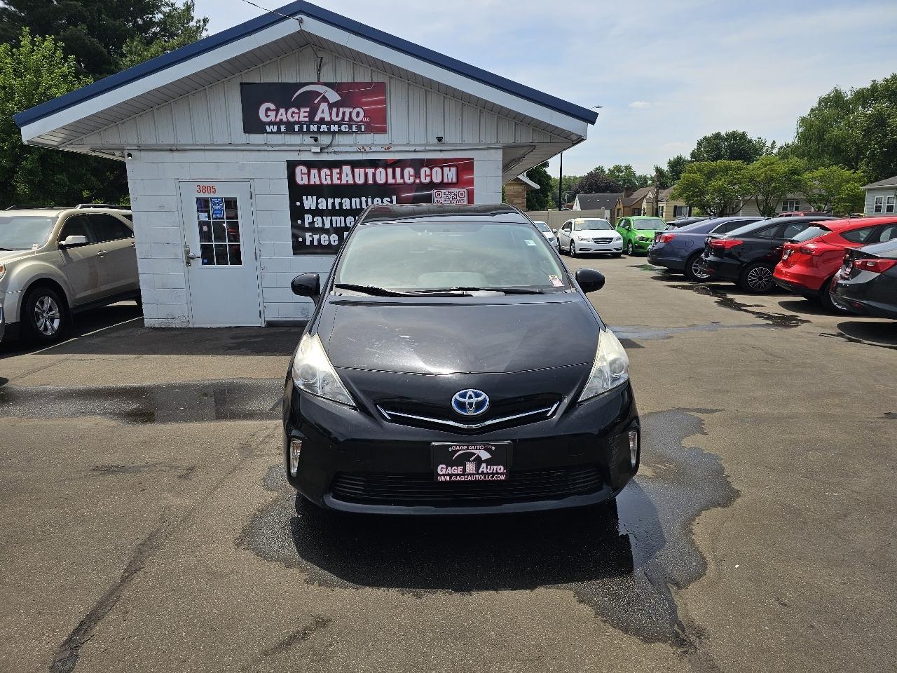 Toyota Prius V Two 2012