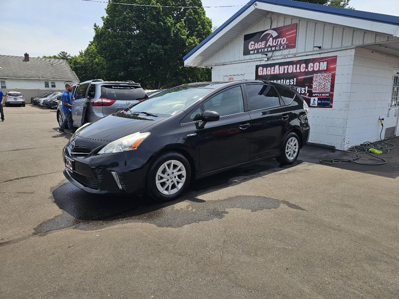 Toyota Prius V Two 2012