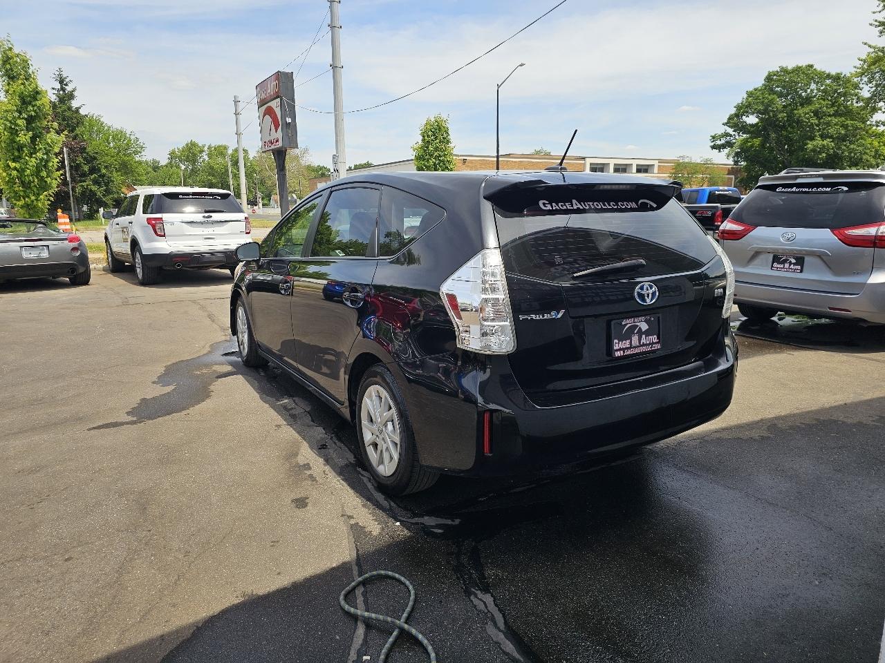 Toyota Prius V Two 2012
