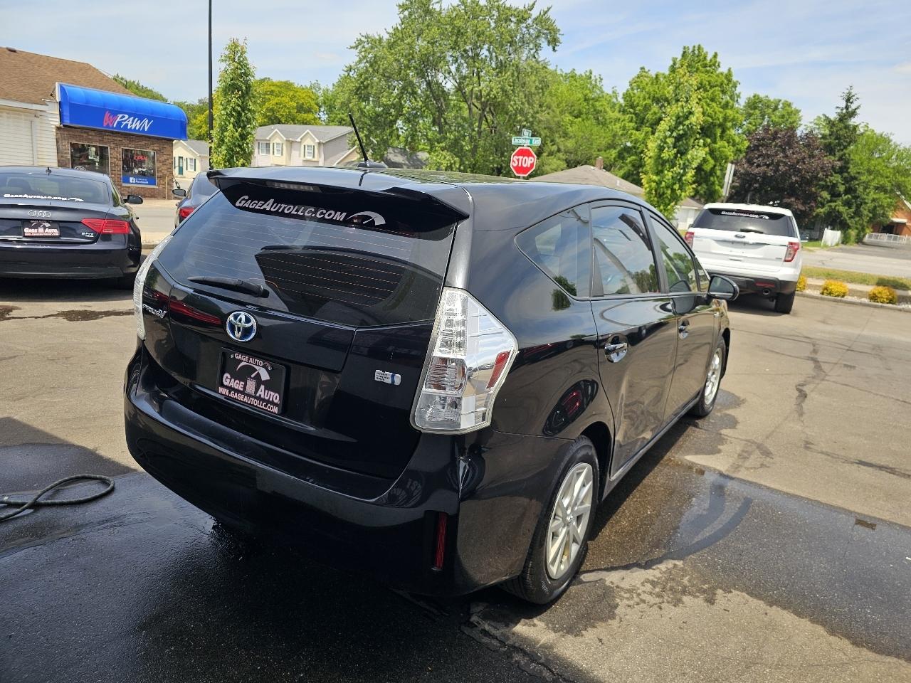 Toyota Prius V Two 2012