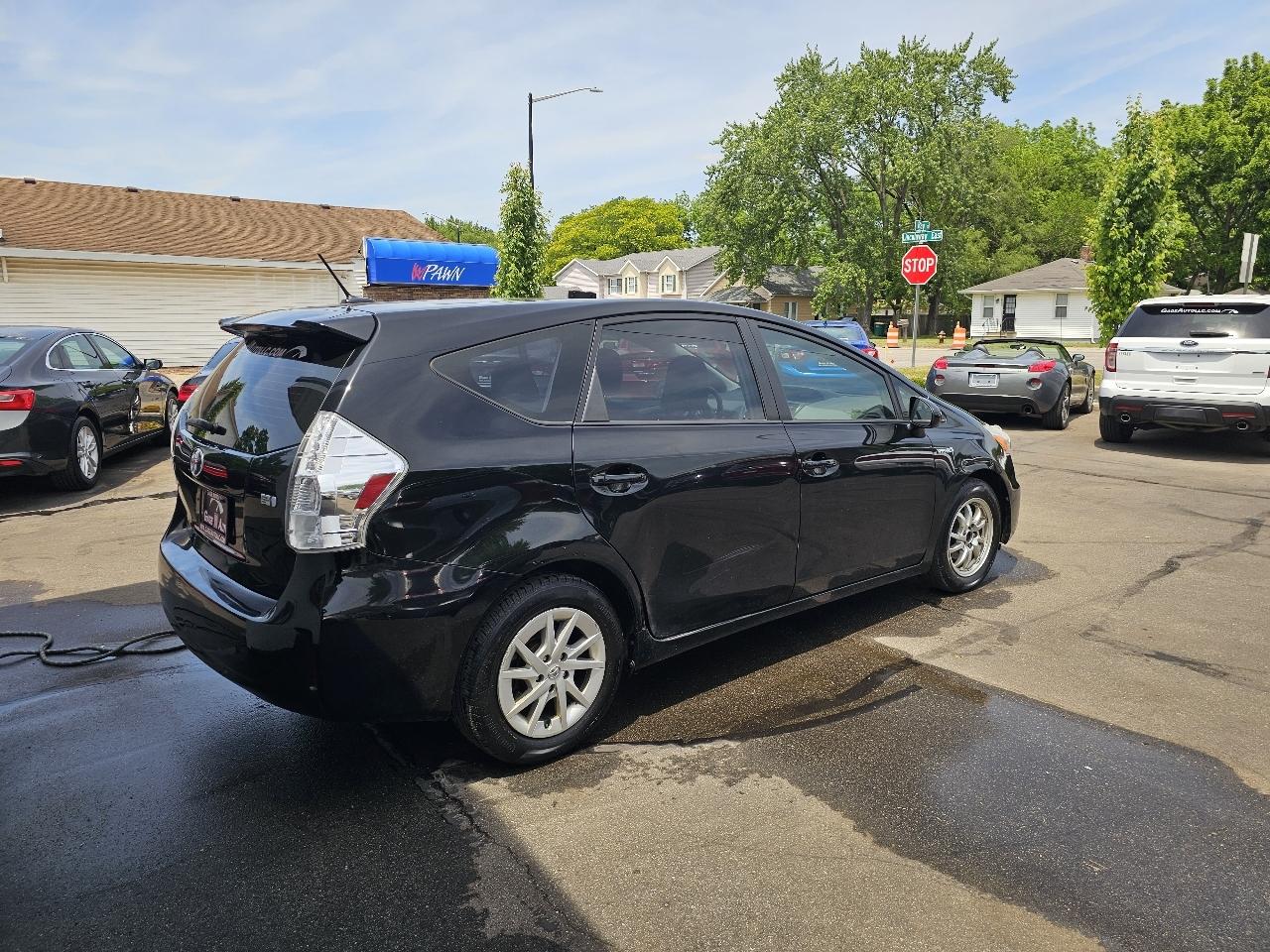 Toyota Prius V Two 2012