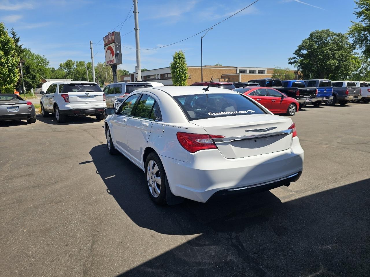 Chrysler 200 LX 2013