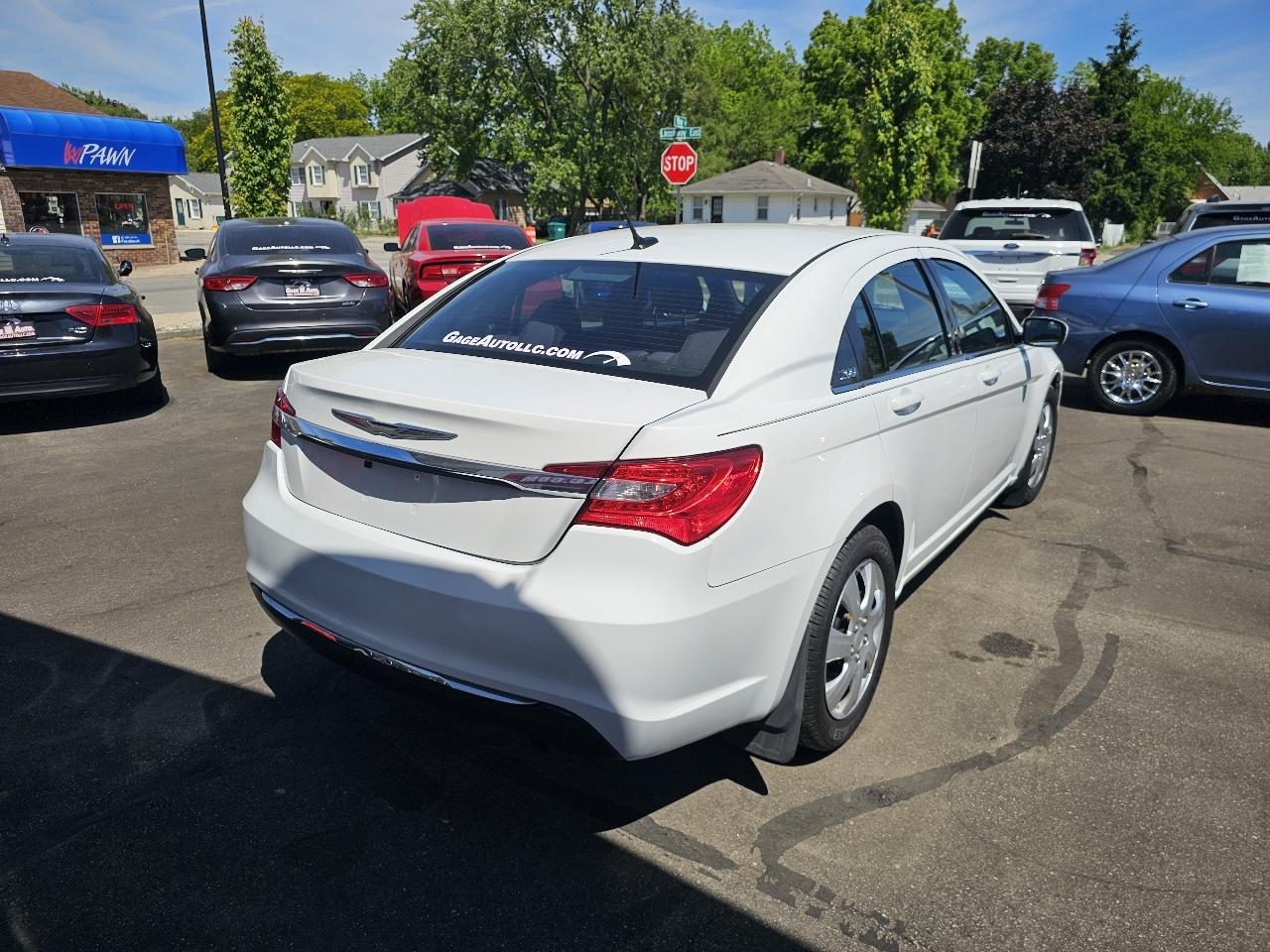 Chrysler 200 LX 2013