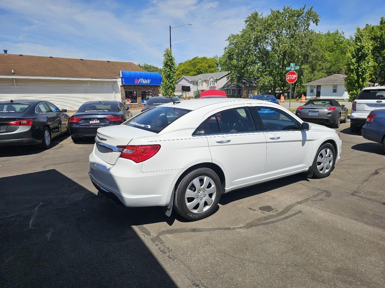 Chrysler 200 LX 2013