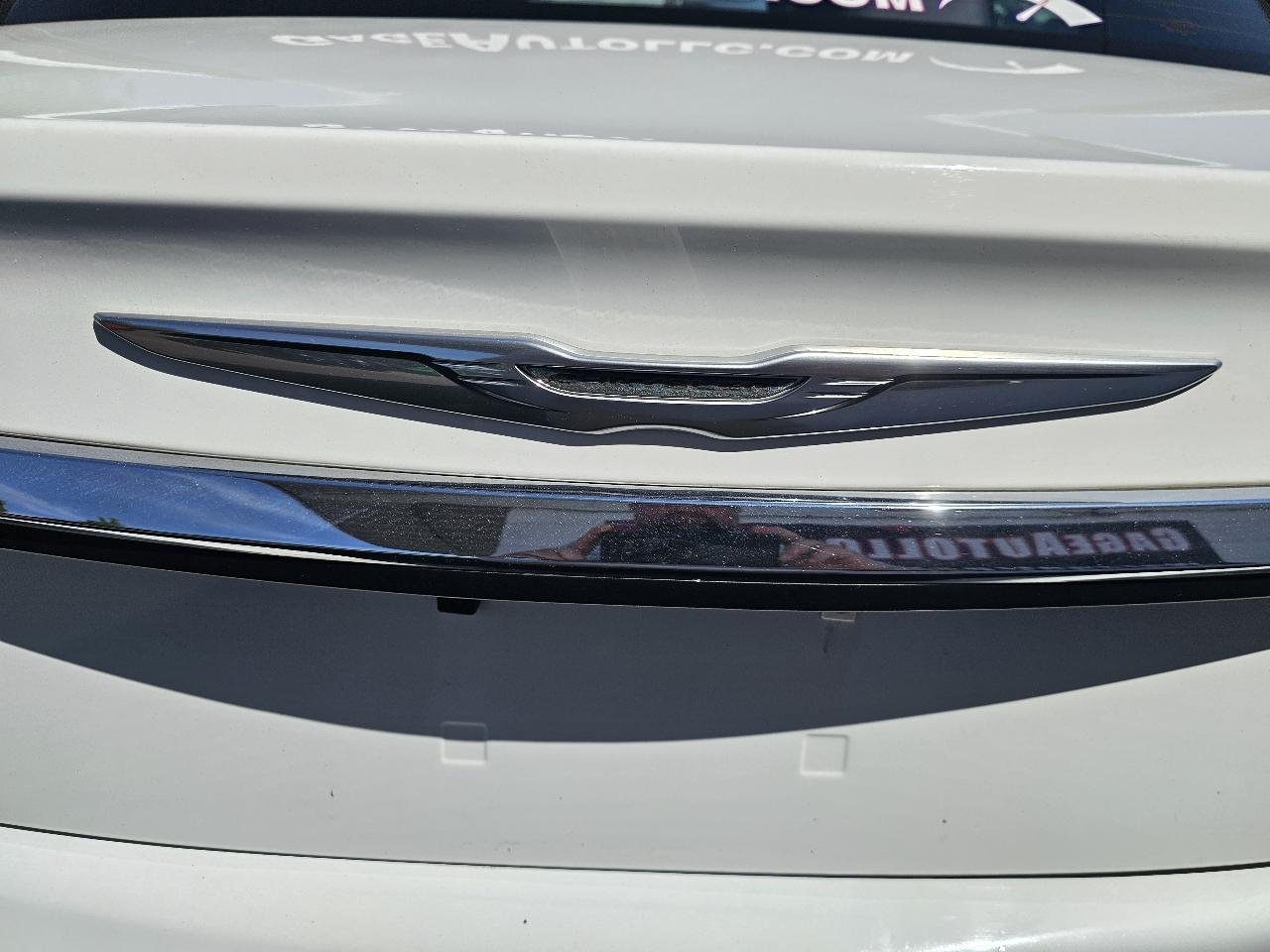 Chrysler 200 LX 2013