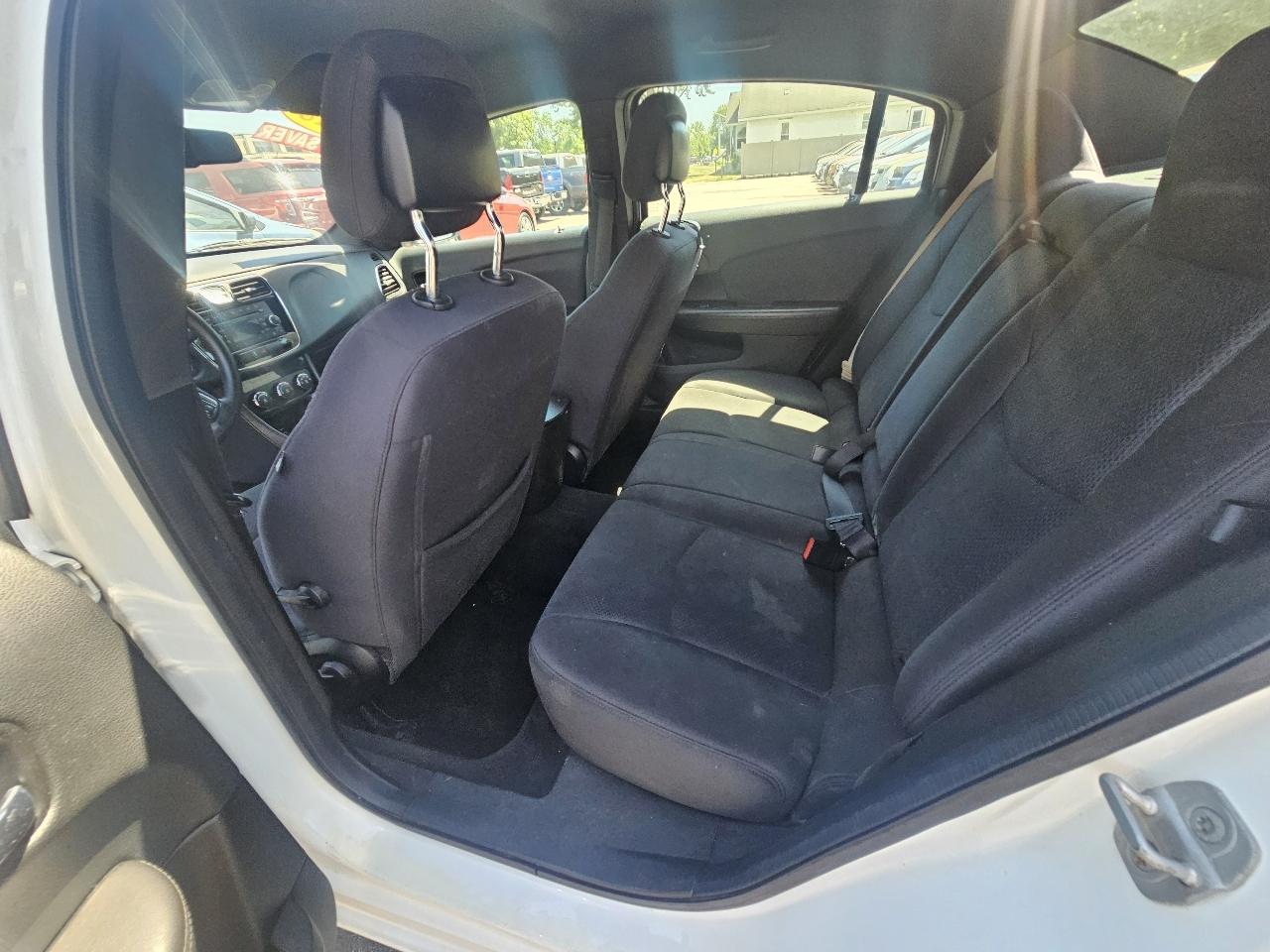 Chrysler 200 LX 2013