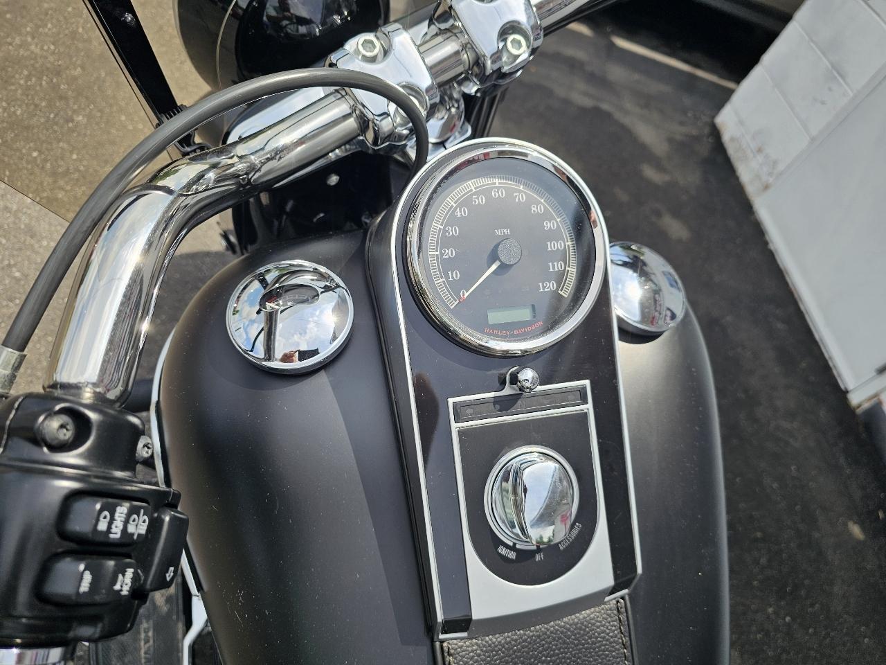 Harley-Davidson FLSTFB  2014