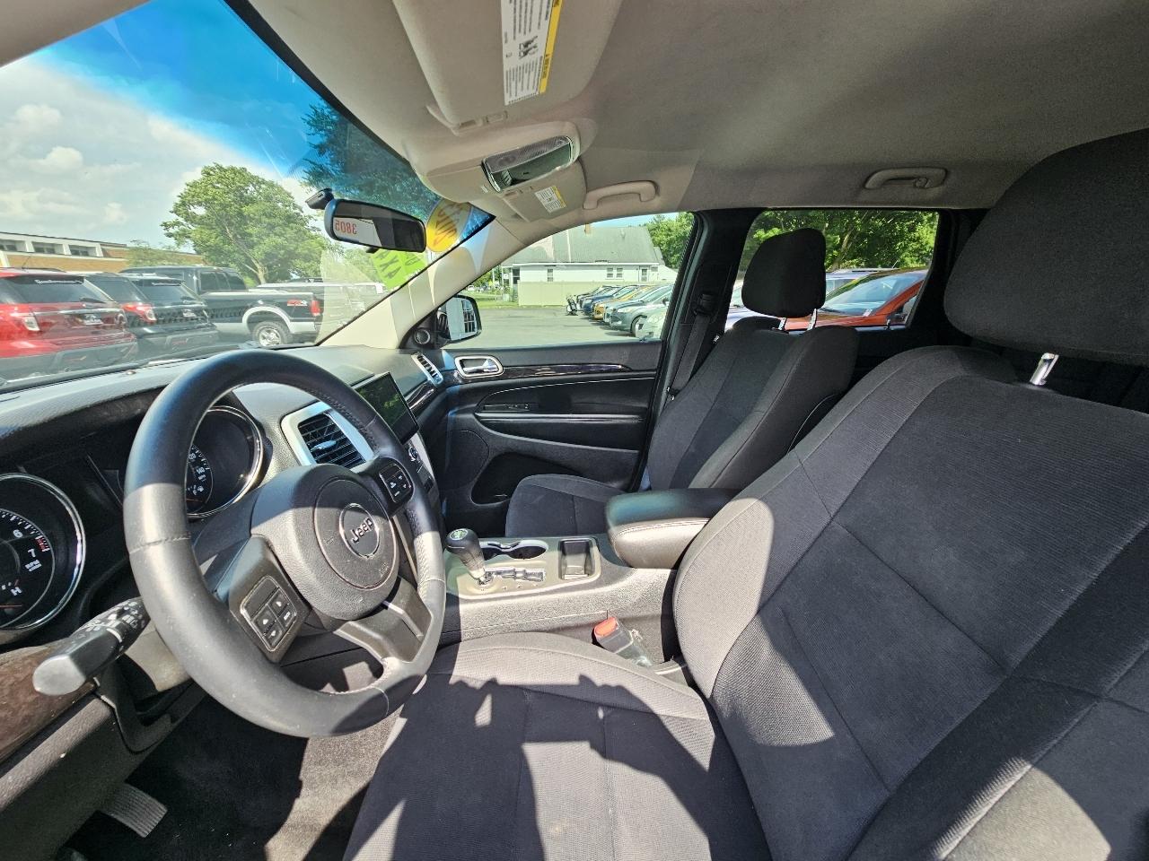 Jeep Grand Cherokee Laredo 4WD 2013