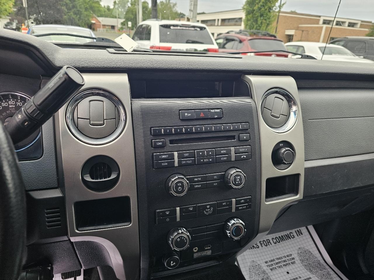 Ford F-150 XL SuperCrew 5.5-ft. Bed 2WD 2011