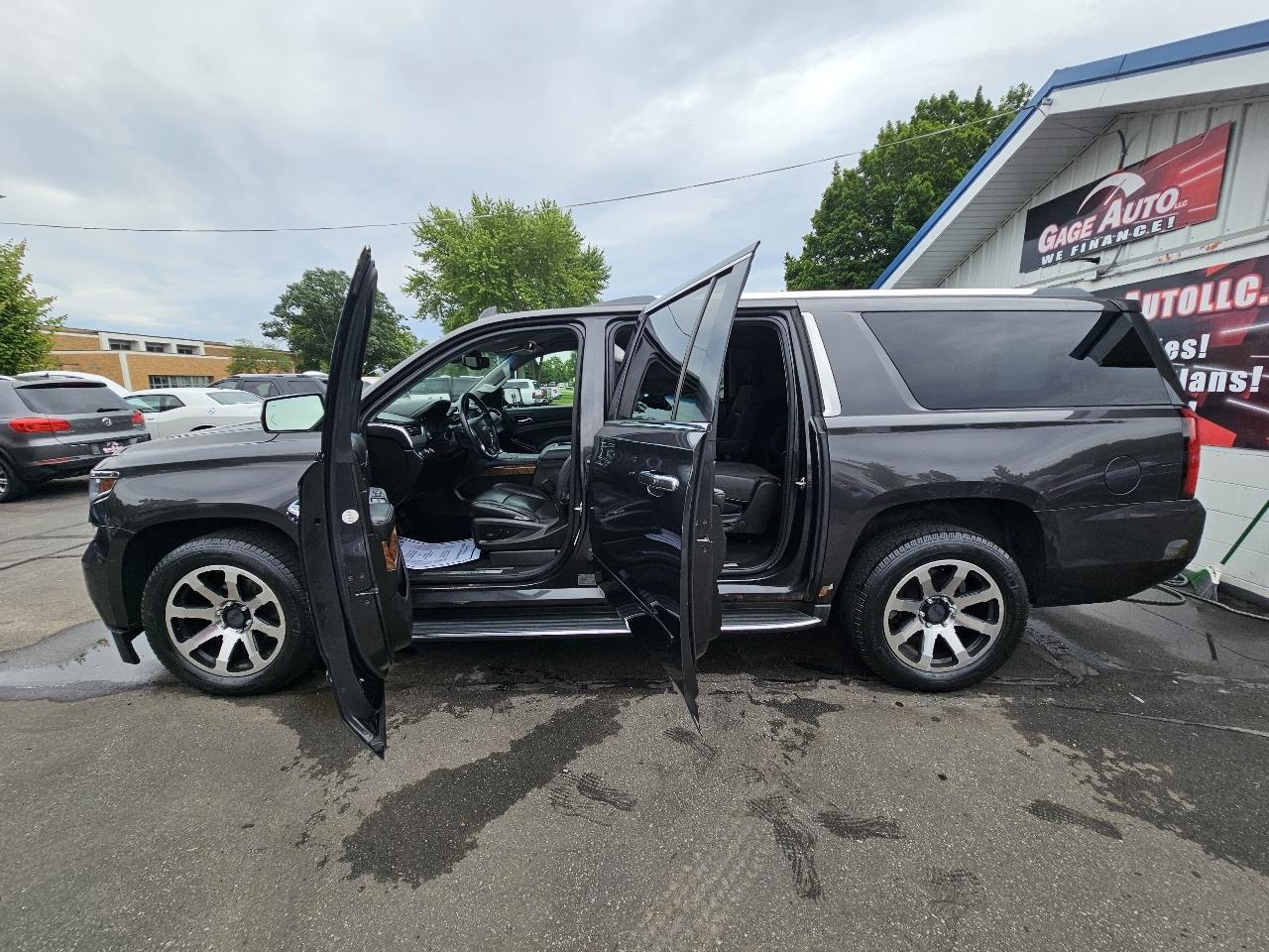 Chevrolet Suburban Premier 4WD 2017