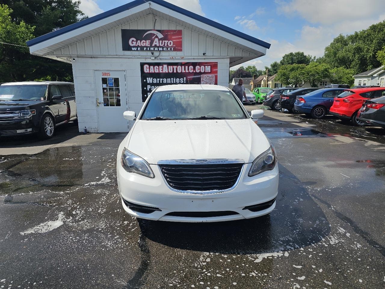 Chrysler 200 Touring 2013