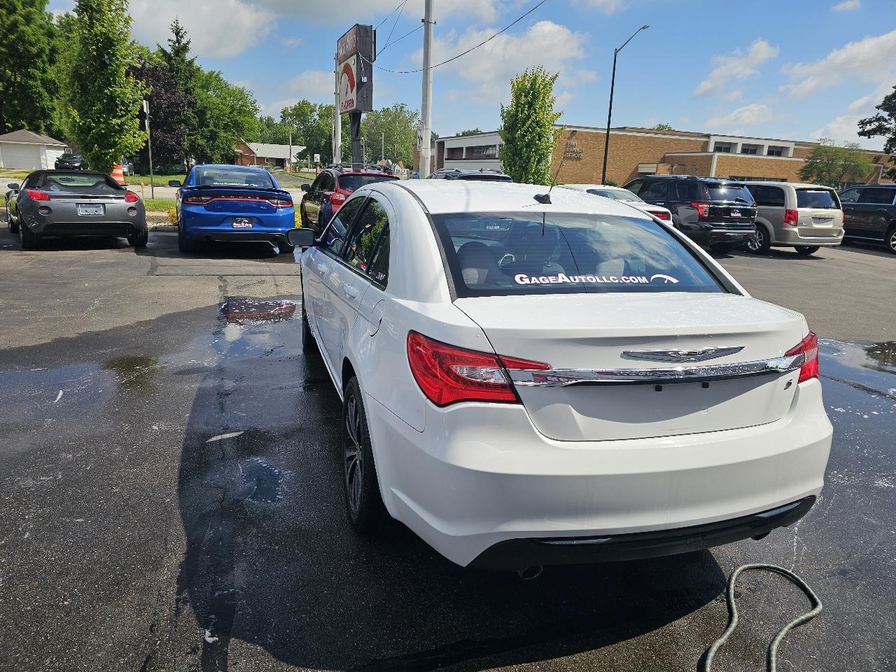 Chrysler 200 Touring 2013