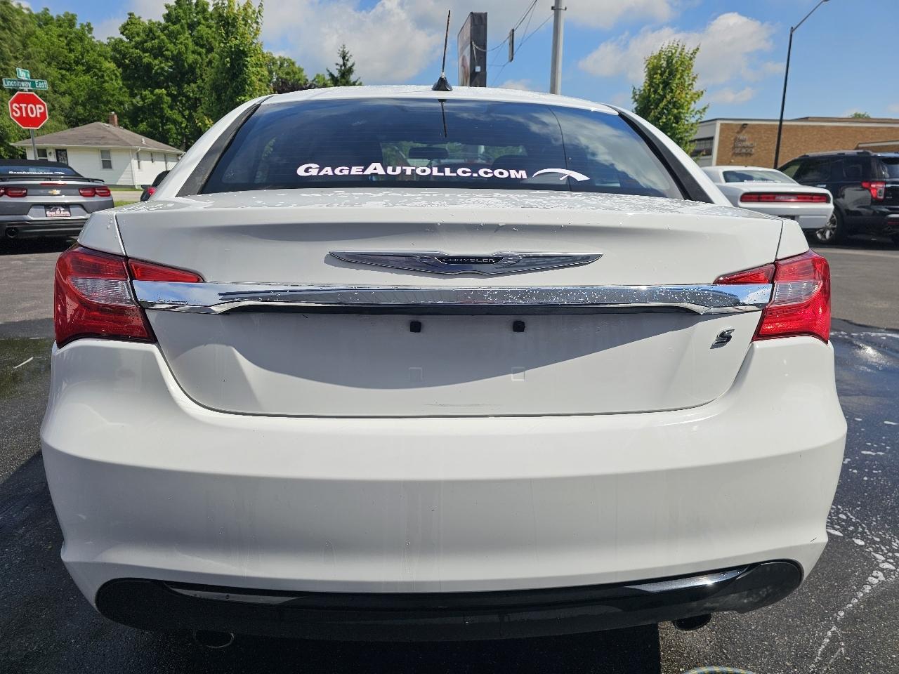 Chrysler 200 Touring 2013
