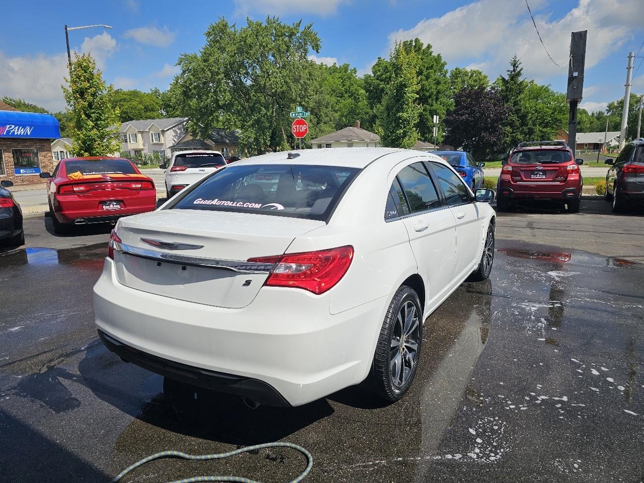 Chrysler 200 Touring 2013