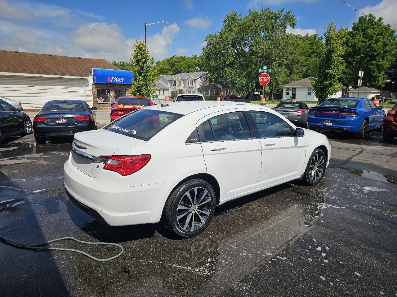 Chrysler 200 Touring 2013