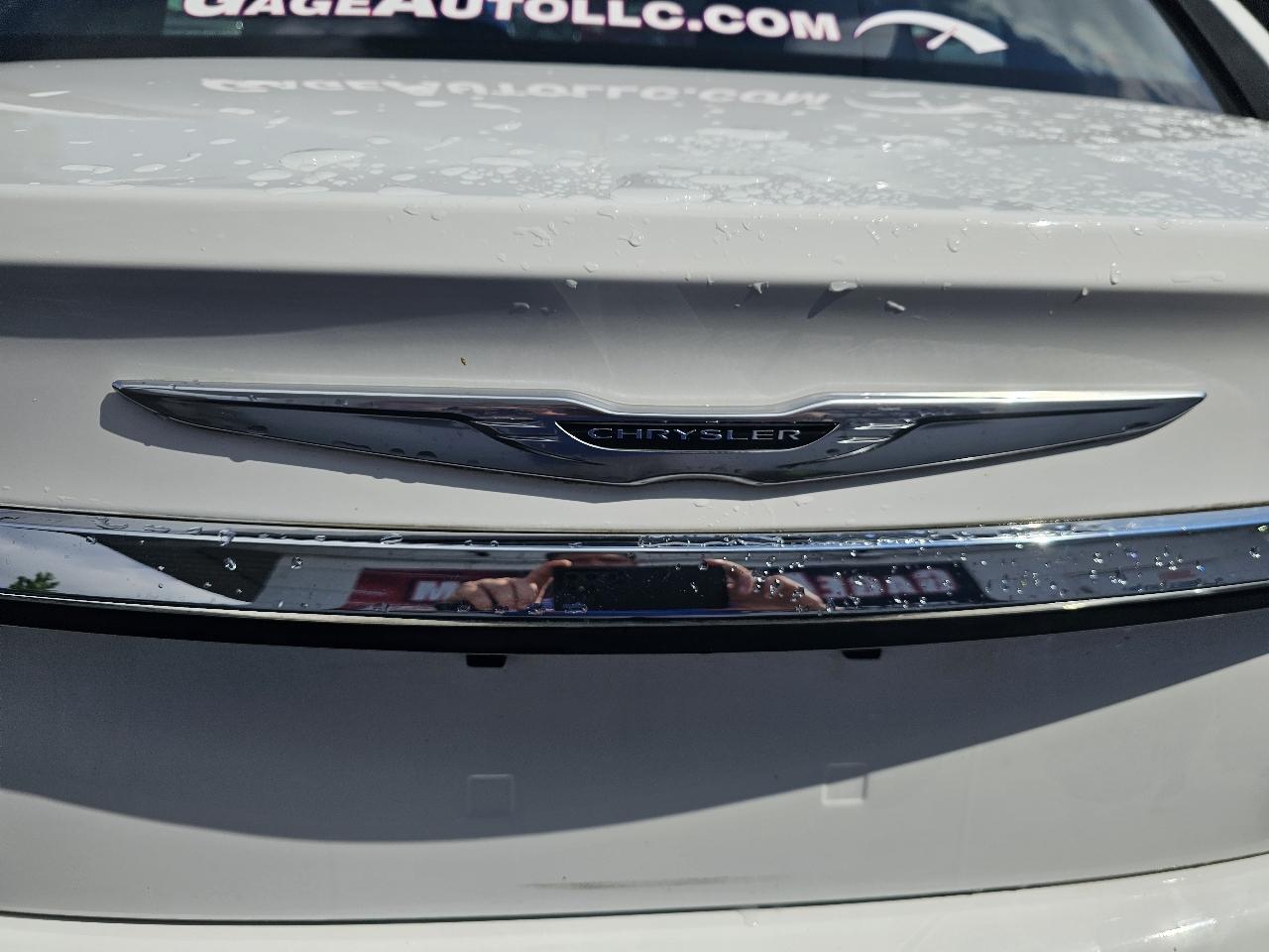 Chrysler 200 Touring 2013