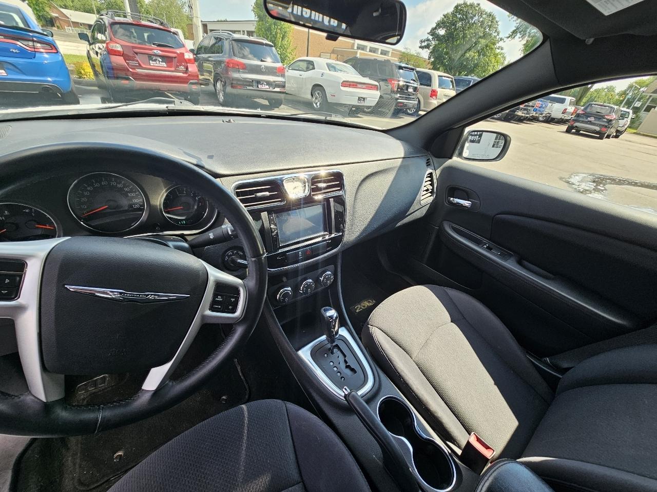 Chrysler 200 Touring 2013