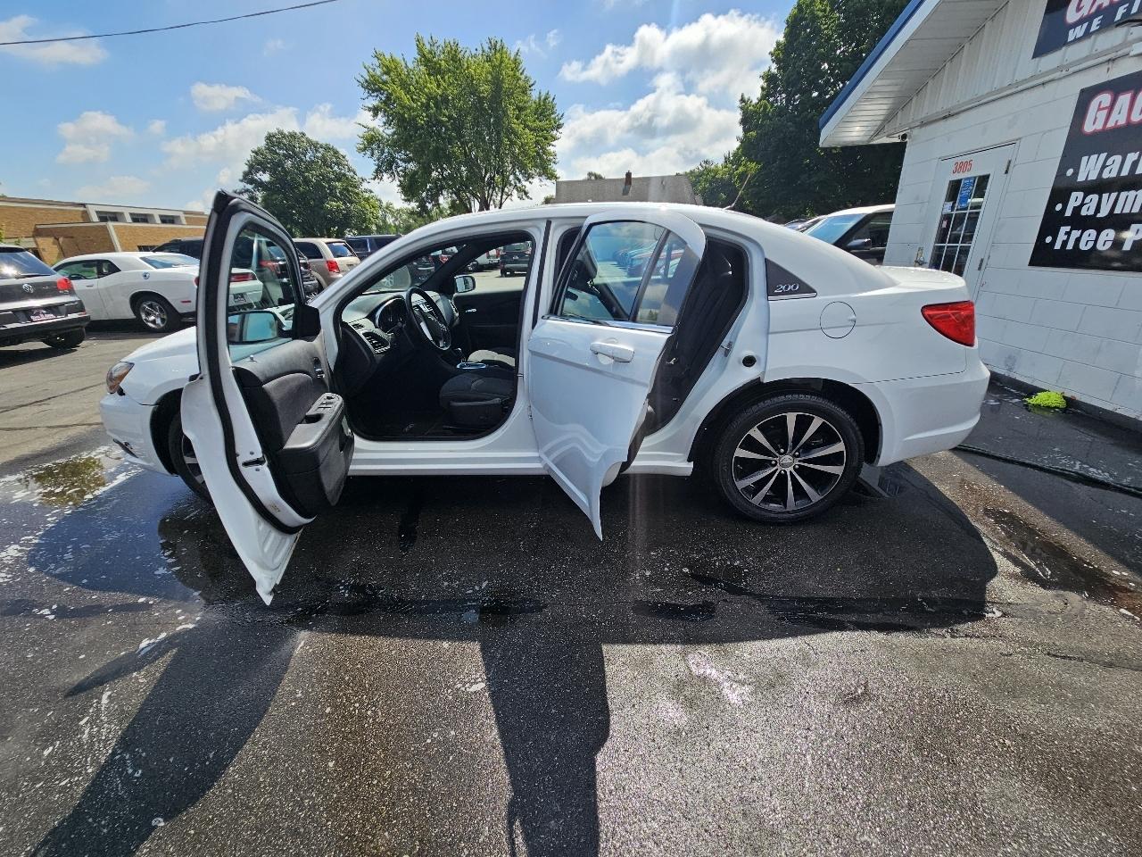 Chrysler 200 Touring 2013