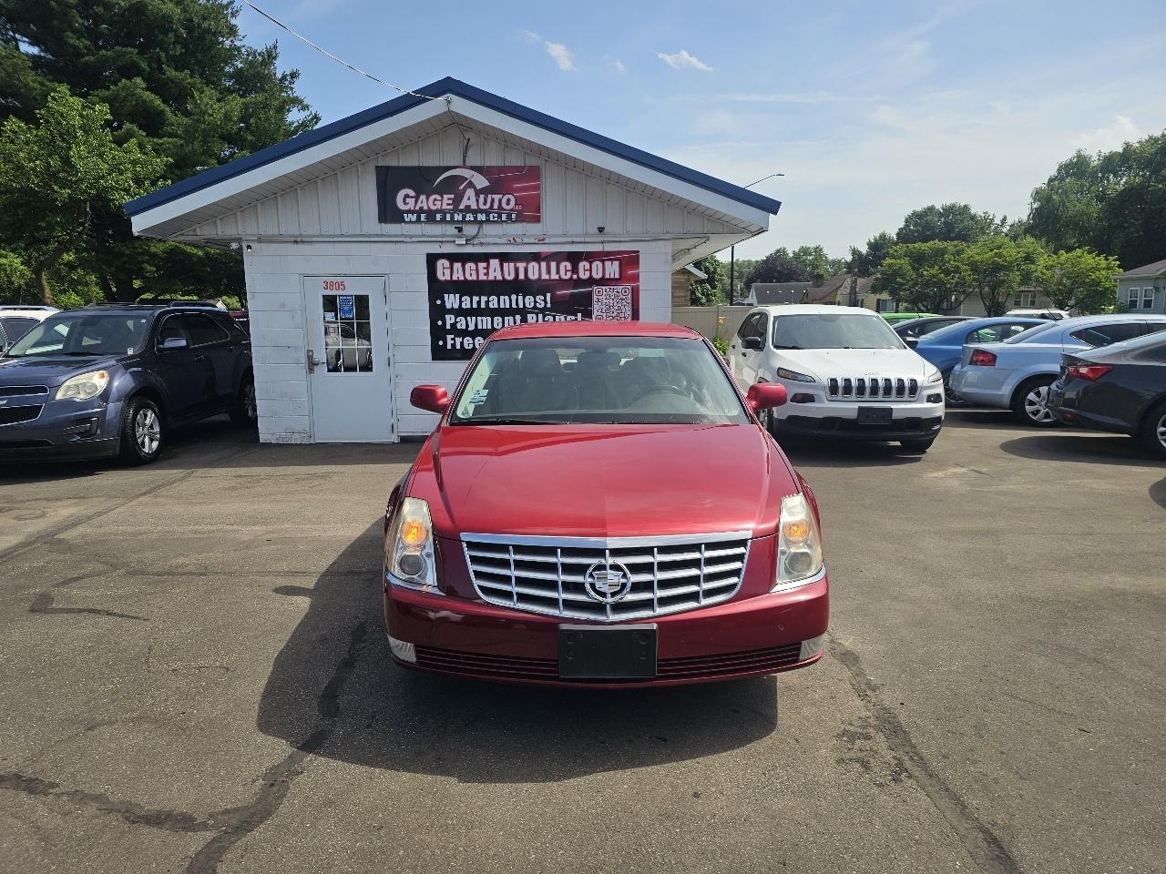 Cadillac DTS Sedan 2007