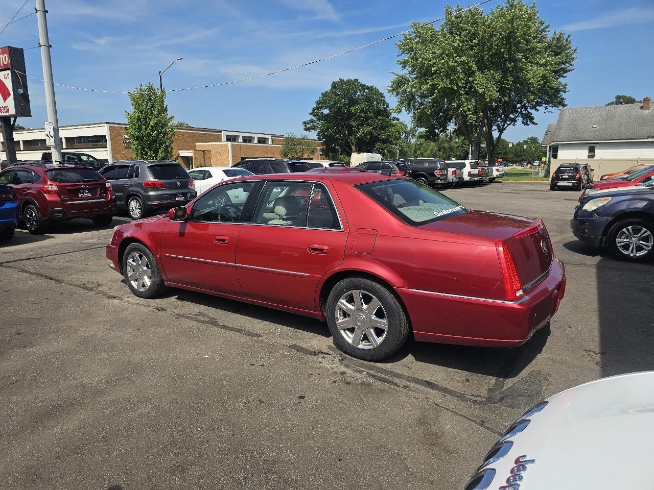 Cadillac DTS Sedan 2007