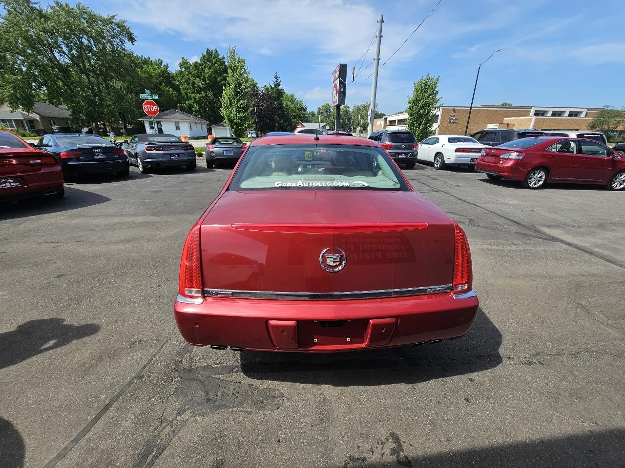 Cadillac DTS Sedan 2007