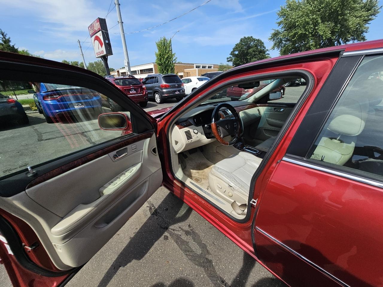 Cadillac DTS Sedan 2007