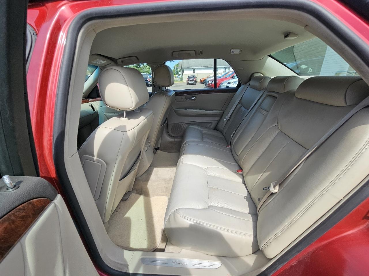 Cadillac DTS Sedan 2007