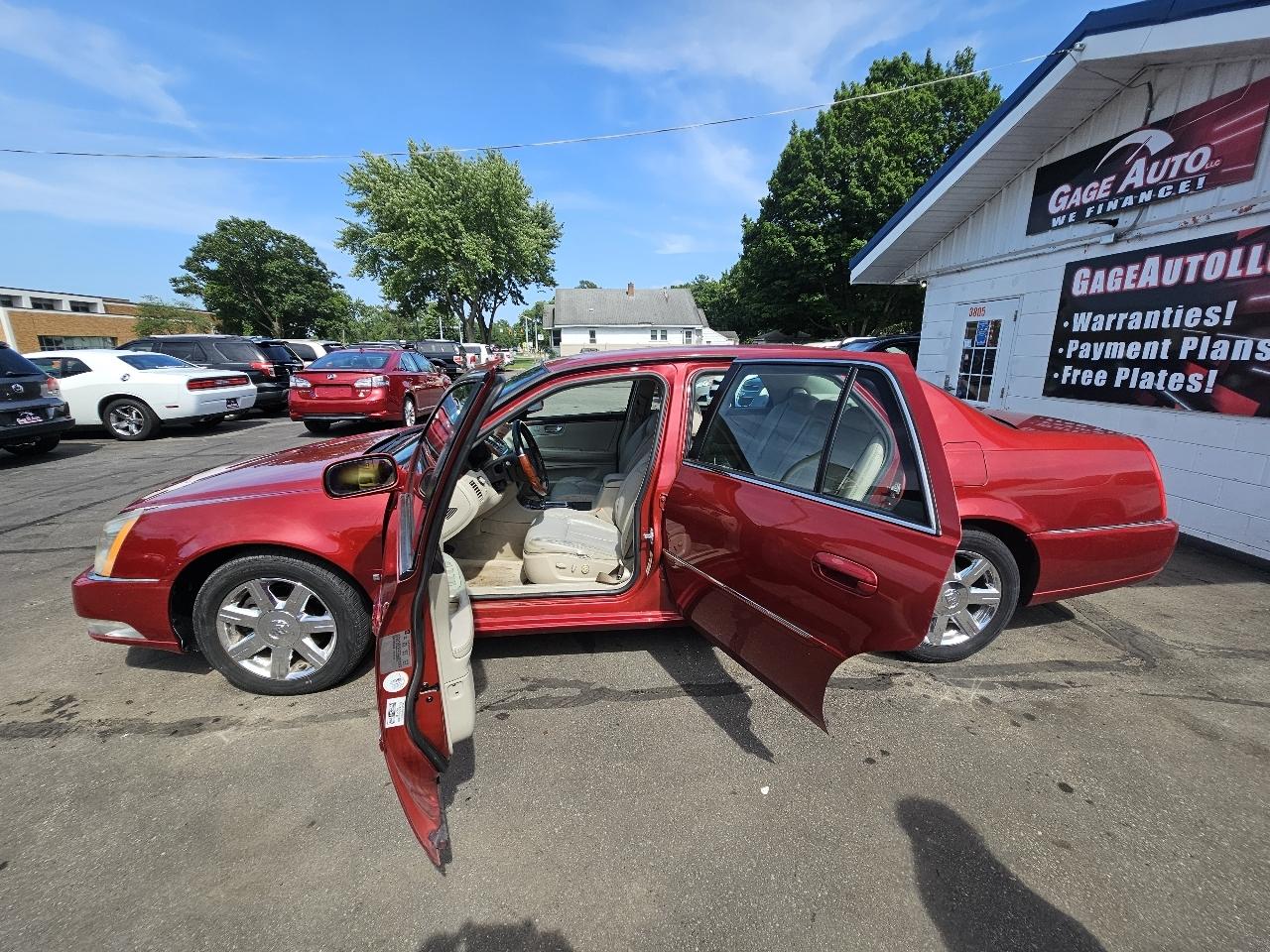 Cadillac DTS Sedan 2007
