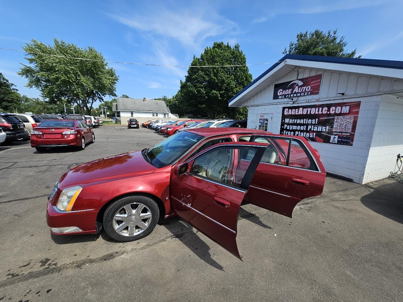 Cadillac DTS Sedan 2007