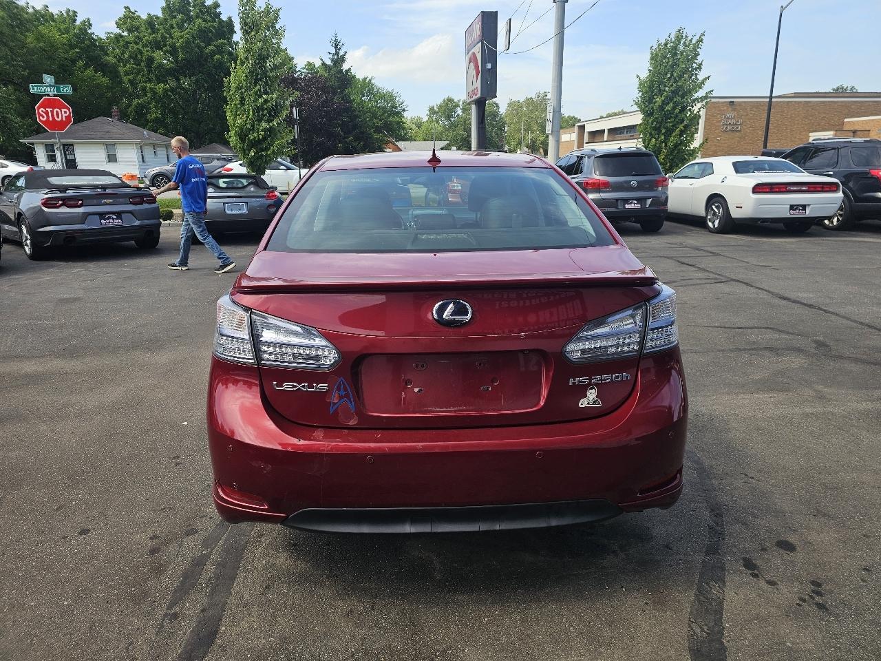 Lexus HS 250h Sedan 2010